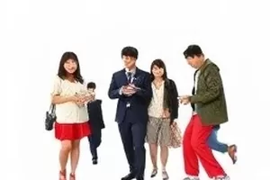舞台纯享版封面图，舞台灯光与表演者剪影